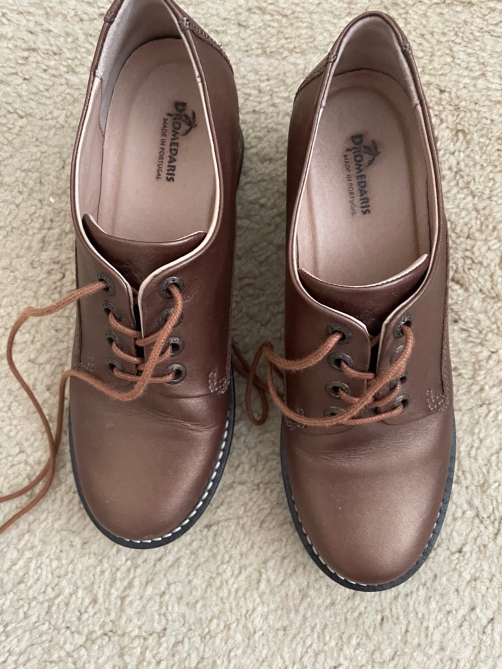 Brown leather women’s oxfords